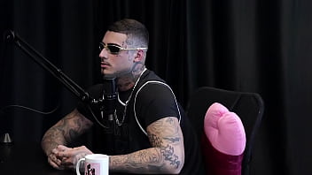 Não seria passivo mas com transsexual fez uma cena com sete homens pra se destacar tem que ser profissional e as casadas - kylian cria watch sheer red