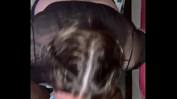 Me rica chúpada que le hago como me encanta llevarla al fondo de mi garganta y que me de toda la lechita