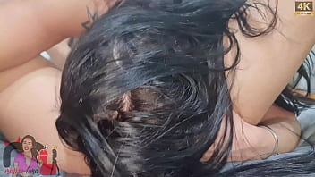 Conheci a novinha ruiva na balada beijei arrastei e ainda deixei o corno sentir o gostinho da bucetinha pequena e apertada dela