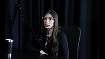Ama a profissão de atendente tinha contas secretas na pandemia tem hábito de bater siririca antes de dormir e nunca teve problema com os clientes - melina khalifa watch sheer red
