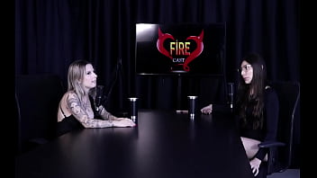 Ama a profissão de atendente tinha contas secretas na pandemia tem hábito de bater siririca antes de dormir e nunca teve problema com os clientes - melina khalifa watch sheer red