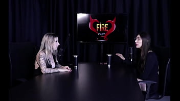 Ama a profissão de atendente tinha contas secretas na pandemia tem hábito de bater siririca antes de dormir e nunca teve problema com os clientes - melina khalifa watch sheer red