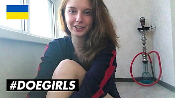 Small tits chick sienna kim fingers her juicy twat to stretch it good in lockdown - doegirls