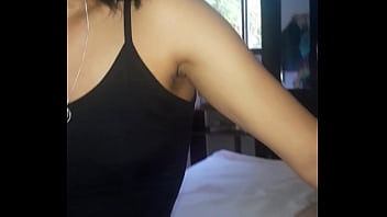 Infidelidad real sexo casero real le chupo el pene a mi vecino cuando el cornudo de mi esposo esta trabajando