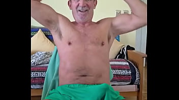 Pervy papifachero loves his soft n2n shorts feels so good on his fat daddie boner #bulge #bulgespy #bulgeworship #bulge