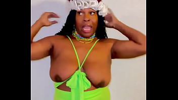 Happy titty tuesday #tittytuesday #teasetuesday #ebonytitties #nobra #bigblacktitties #transtitties #blacktrans #ebonytra