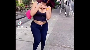 La encontré en tik eh ise un mix de yarelyx