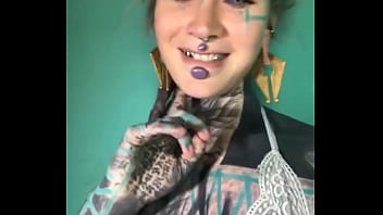 Just me making a selfie video and giving a little wink #selfievibes #winkwink #playful #moments #anuskatzz #anuskatz
