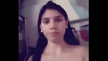 Mi flaca gricelda gomez se masturba y quiere escuchar comentarios ricos y propuestas indecentes