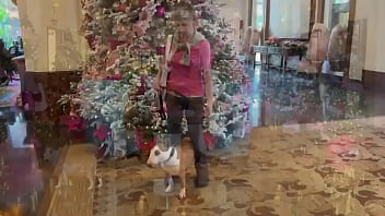 With few gentlemen callers kalā and i went for a stroll in waikiki to see the christmas decorations