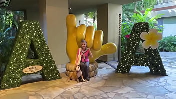 With few gentlemen callers kalā and i went for a stroll in waikiki to see the christmas decorations