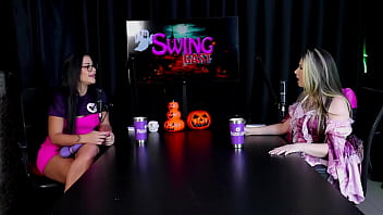 A primeira vez que deu o cu foi de frente e gosta de sua gozada é viciada em menage e bateu siririca no uber - raphaela savanah sheer red halloween