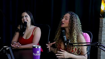Nunca se divertiu com dois homens nunca tinha pensado em criar conteúdo com transsexual mas tem muita sensibilidade nos pés e gosta do soca fofo - bruninha a surfistinha watch sheer red
