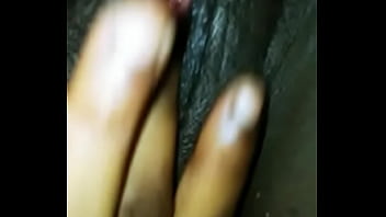girl weighs her piss9