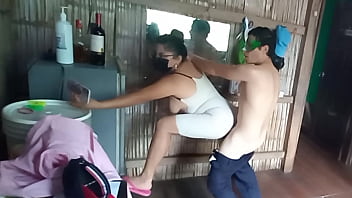 jovencita argentina siendo desvirgada por la vagina