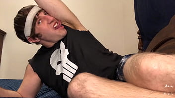 smell feet jerk off
