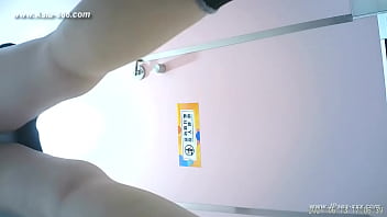 girl squirt in public toilet