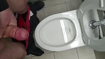 nackedphotoes at toilet