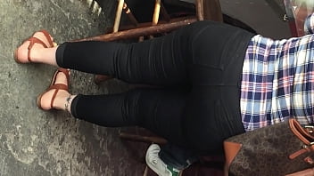 big booty in tight sexy pant