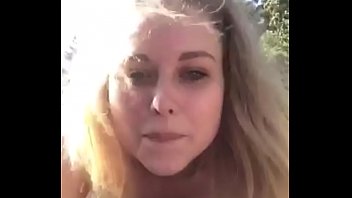 white girl shaking ass on black cock