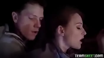 se metian con una chica ella los encierra y se la follan