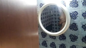 saudi sis spy shower