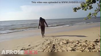 sandra ahrabian show her naked ass