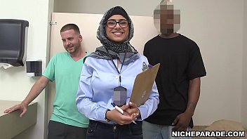 Niche Parade - Funny Bts & Fail Moments With Arab Queen Mia Khalifa & Her Costars thumbnail