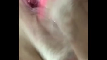 abella anderson masterbates pussy up close