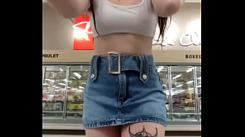 girls flashing tits n pussy in public malls