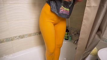 yoga pants voyeur