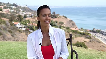 jessica alba smile nude boob