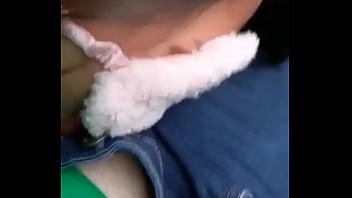 colombiana chupando en carro