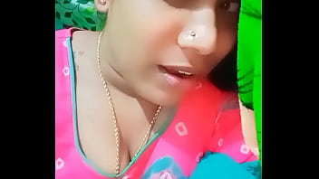 hot aunty in satin saree bra