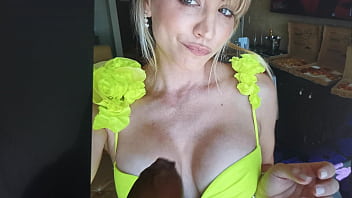 kaley cuoco masturbates porn