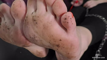 mistress bunny glamazon foot worship slave