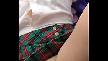 colegialas se dejan levantar falda