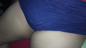 mama pone camara en su cuarto de su hija