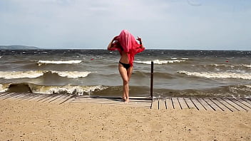 katerina kaif beach dance