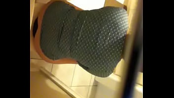 bbw hidden toilet cam peeing