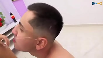 drinking squirt human toilet