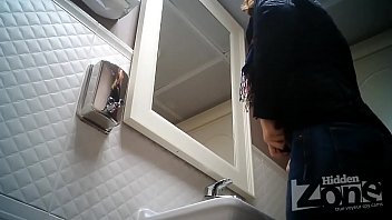 srilanka woman in the toilet hidn cam