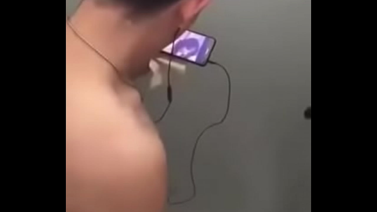 Pego no flagra batendo punheta - PORNORAMA.COM