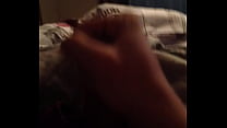 Petit sexe se branle