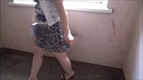 BIG JUICY ASS UNDER A SUMMER SKIRT