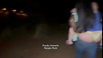 Paolla Hotwife é Arrastada de cavalinho por Negão de 23cm para o mato no Parque Flamboyant.Ali mesmo a puta casada fudeu gostoso com o negro junto do seu corno manso. Paolla é snowbunny de verdade