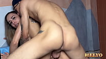 ESSA SAFADA ADORA UMA ROLA BEM GROSSA NA BUCETONA DELA