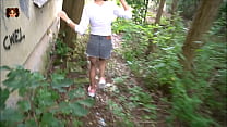 Exploring my girlfriend's pussy in public
