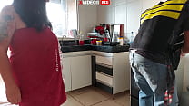 entregador acabou fodendo mulher casada