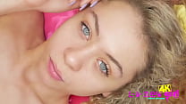amazing Teen shows her perfect body